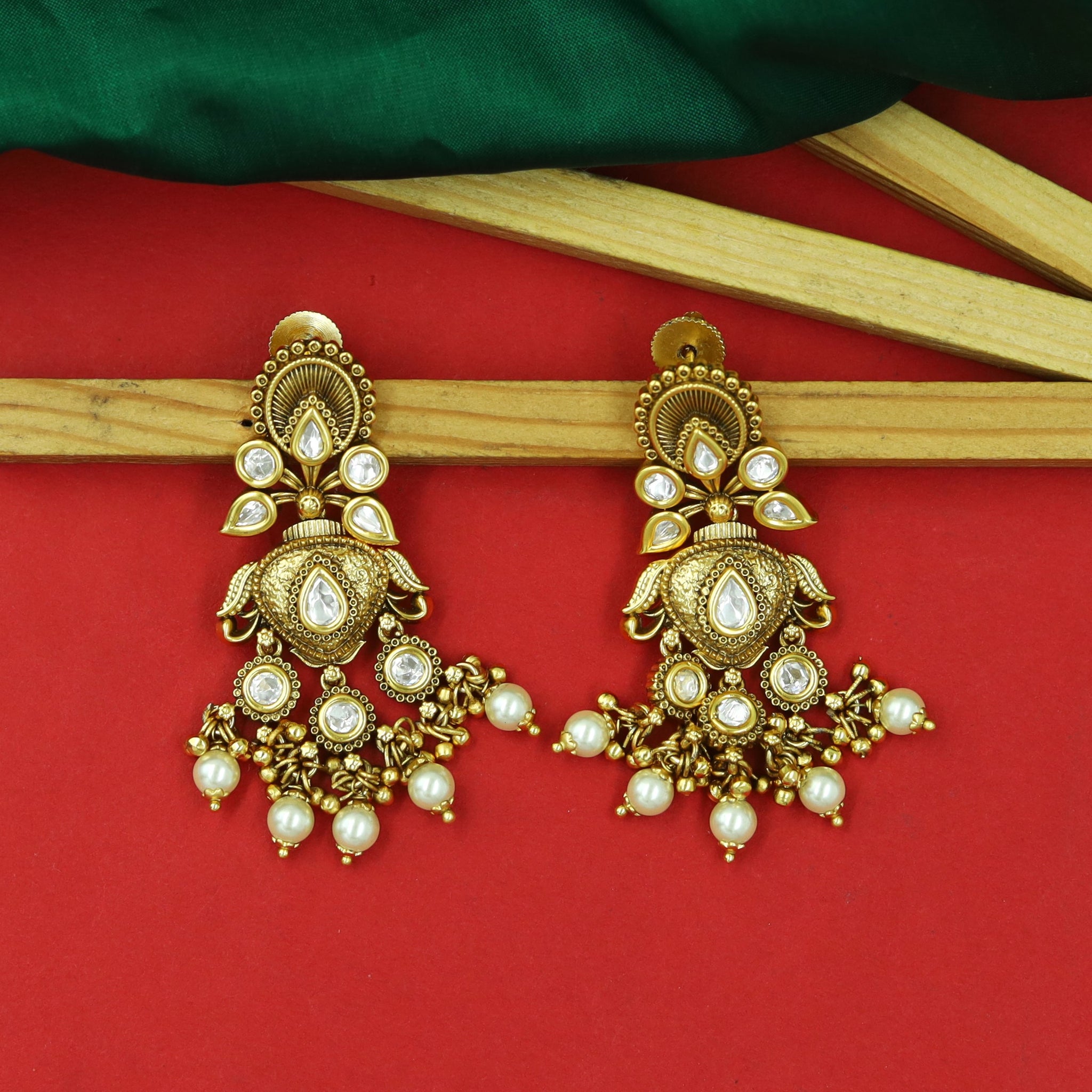 Danglers Kundan Earring 16774-28