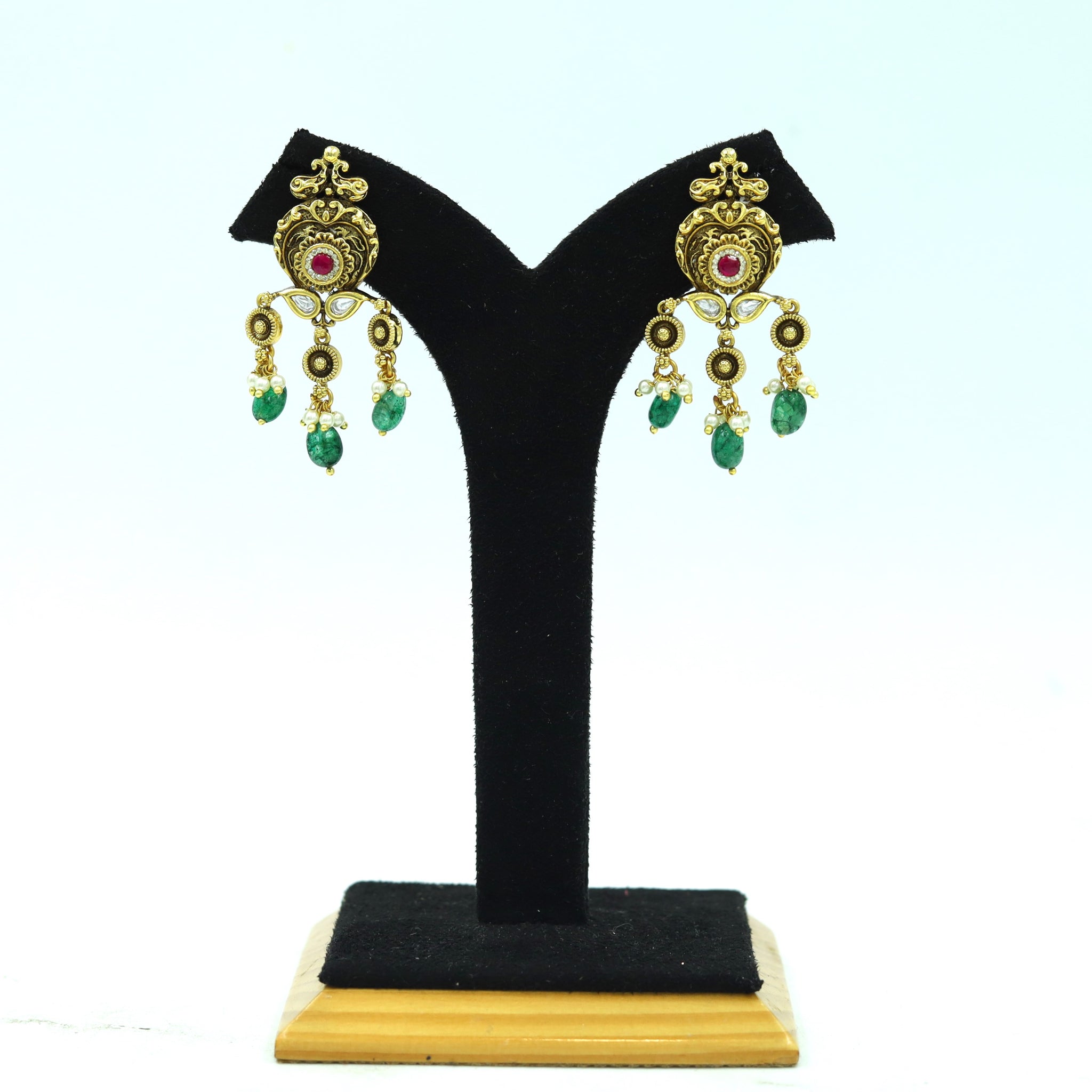 Light Kundan Earring 16772-28