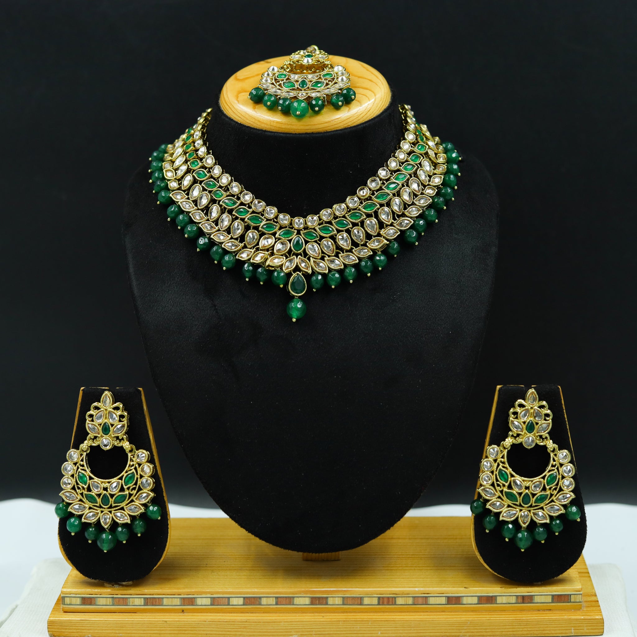 Green Antique Necklace Set