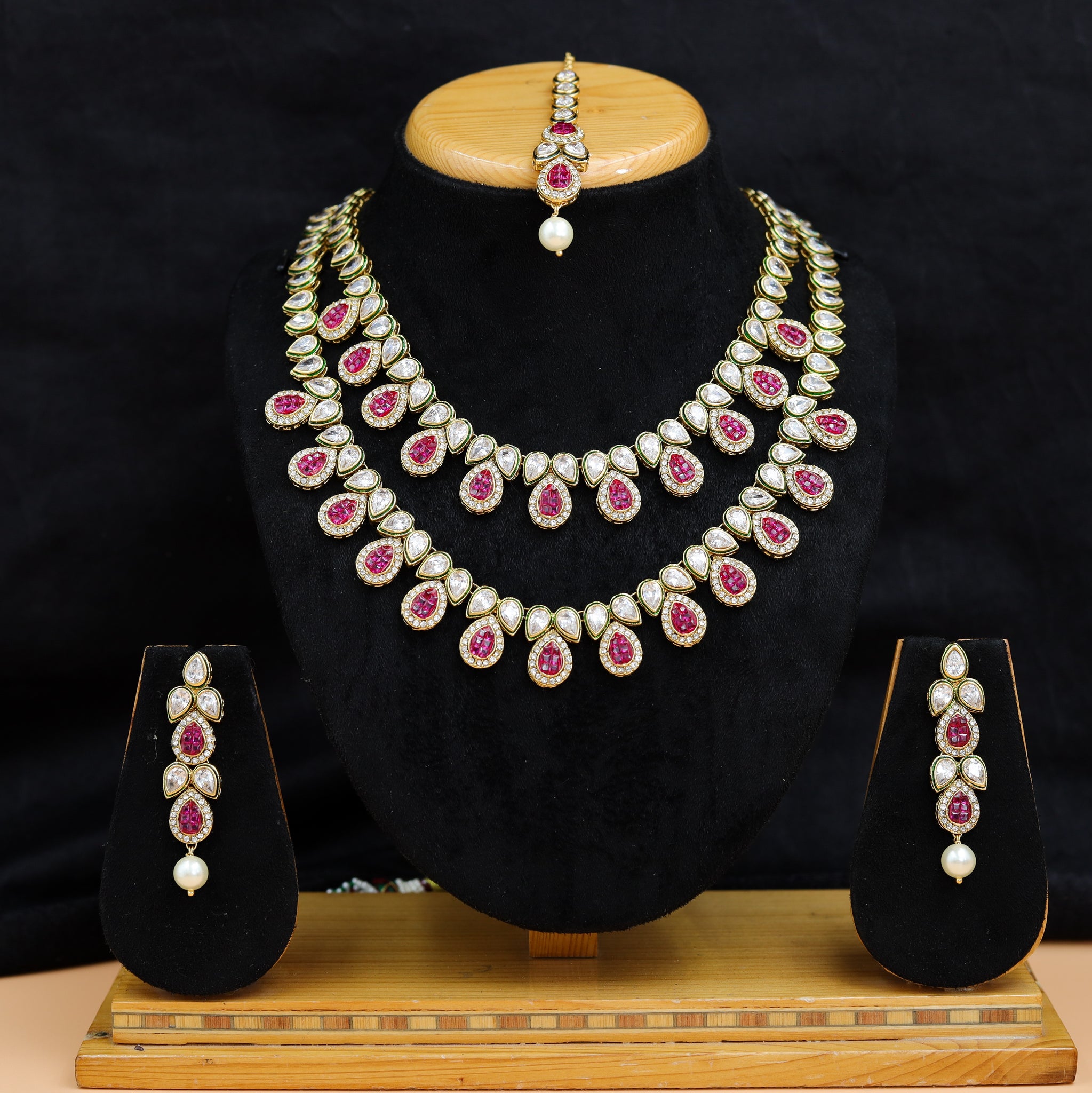 Round Neck Polki Necklace Set 10990-21