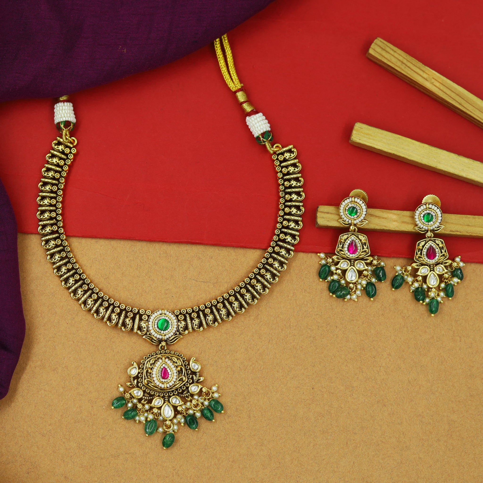 Round Neck Antique Gold Plated Necklace Set 16702-28