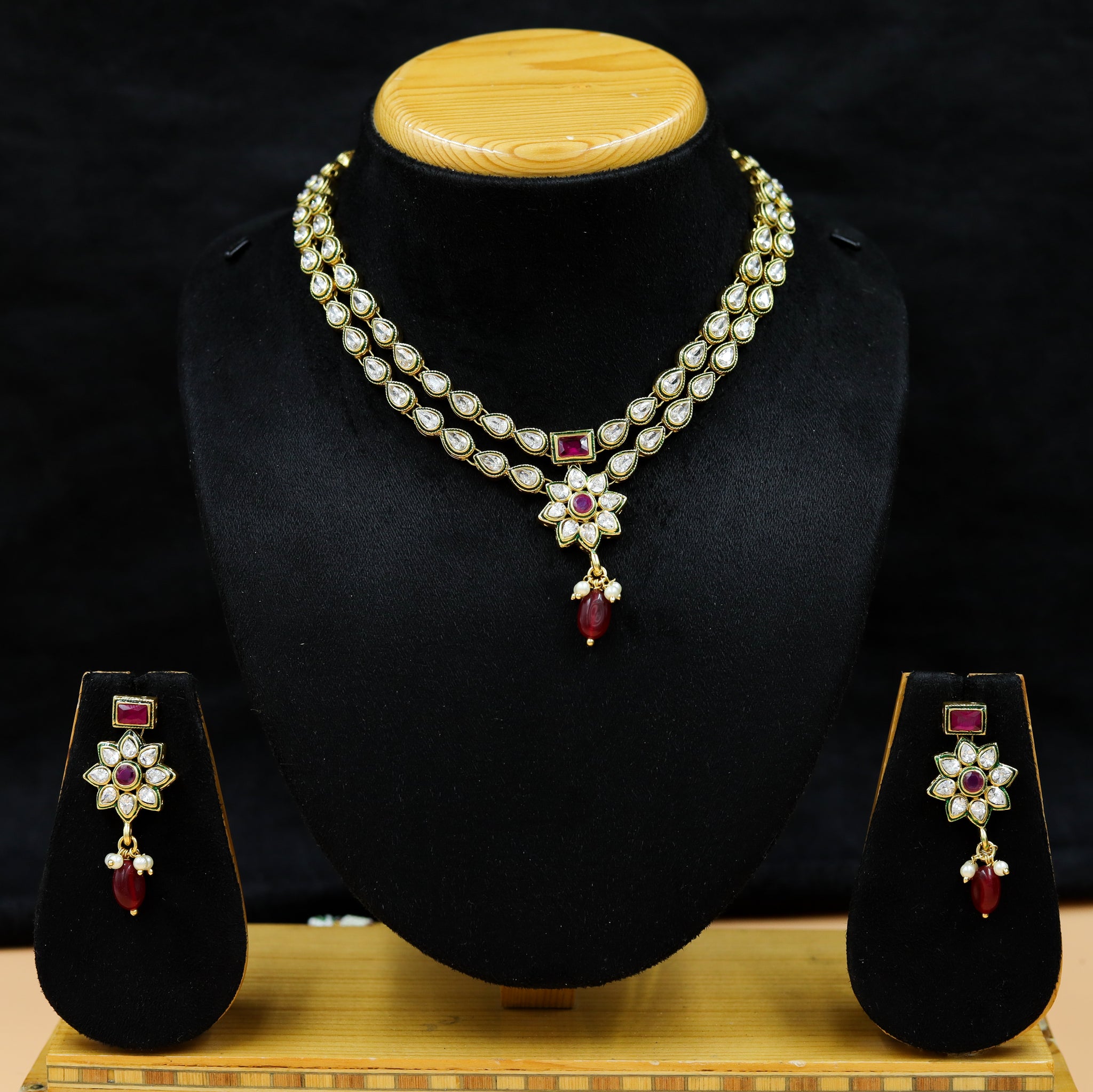 Round Neck Polki Necklace Set 10998-21