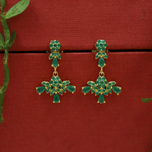 Elegant Jadau Round Neck Necklace Set With Green Stones