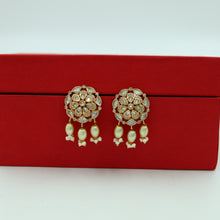 Medium Kundan Pendant Set 12935-31