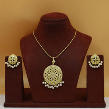 White Jadau Pendant Set