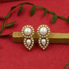 White Jadau Pendant Set