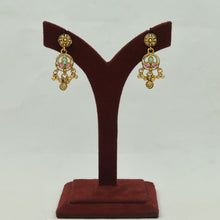 V Neck Antique Necklace Set 21830-98
