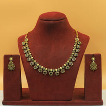 Round Neck Antique Necklace Set 22337-21