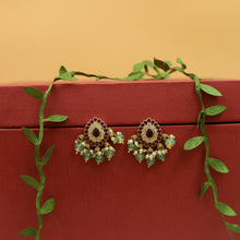 V Neck Antique Necklace Set 20697-28