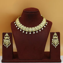 Round Neck Jadau Necklace Set 11540-65
