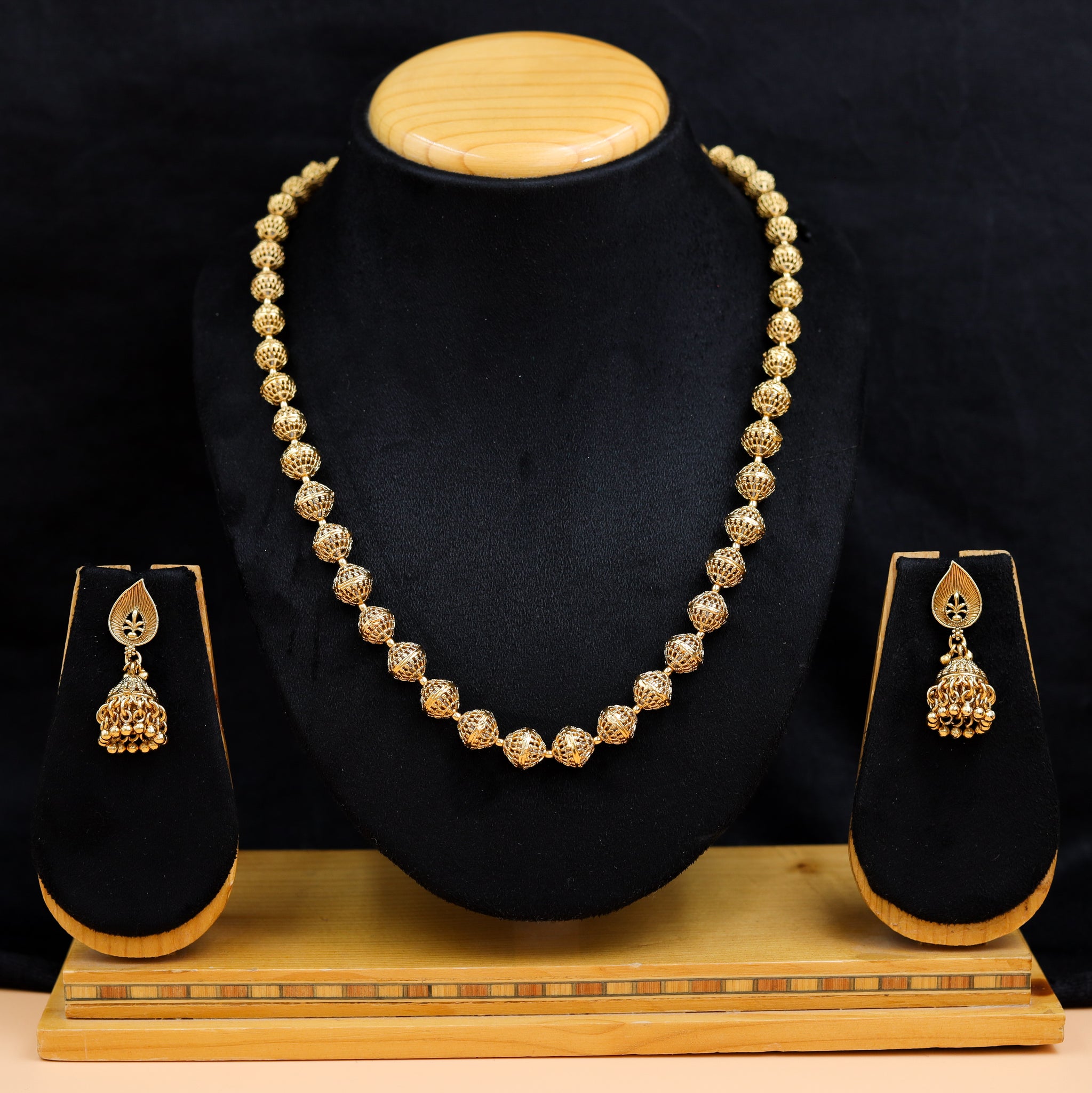 Gold Look Pearl Necklace Set 11002-21