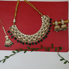 Round Neck Kundan Necklace Set 12172-28