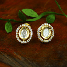 Round Neck Kundan Necklace Set 12926-31
