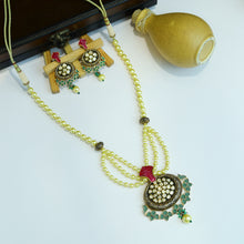 Black Kundan Pendant Set 13841-0930