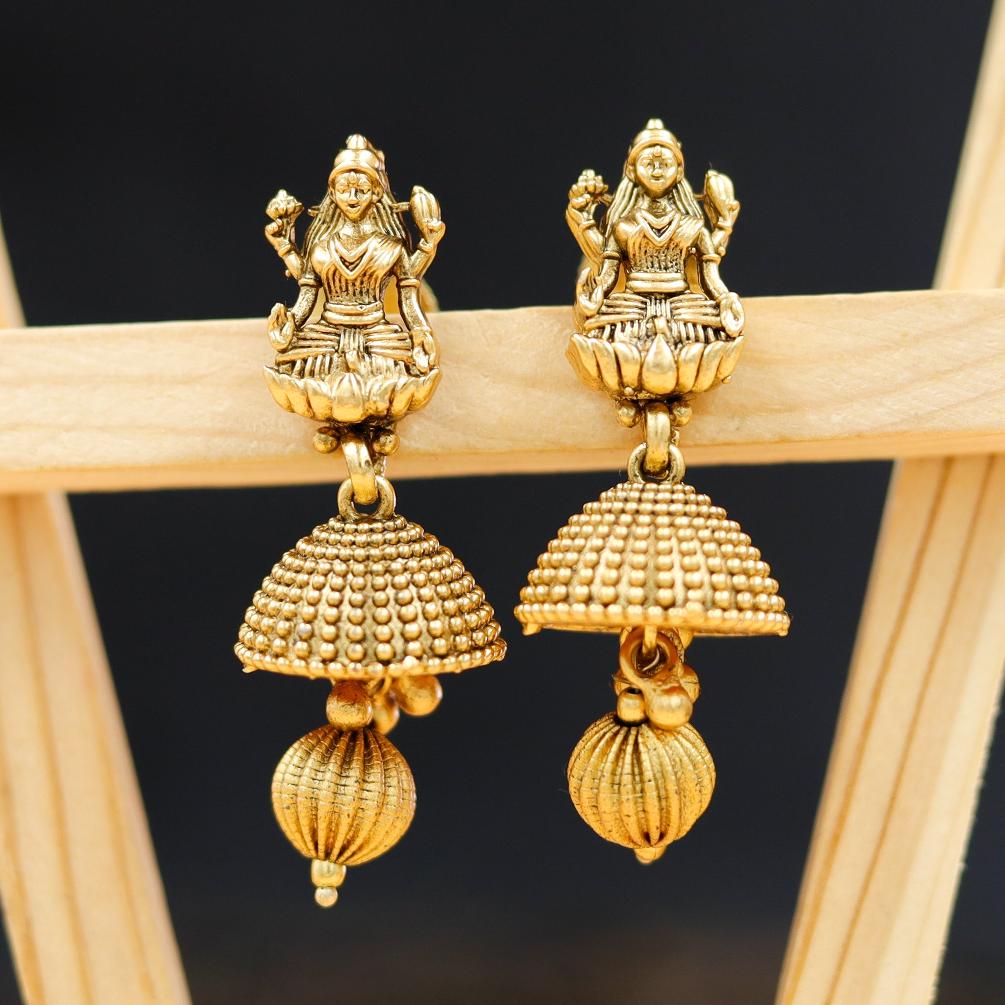Round Neck Temple Necklace Set 11206-33