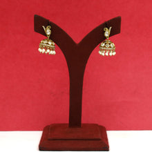 Round Neck Kundan Necklace Set 19878-28