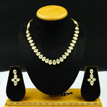 Round Neck Kundan Necklace Set 10172-28