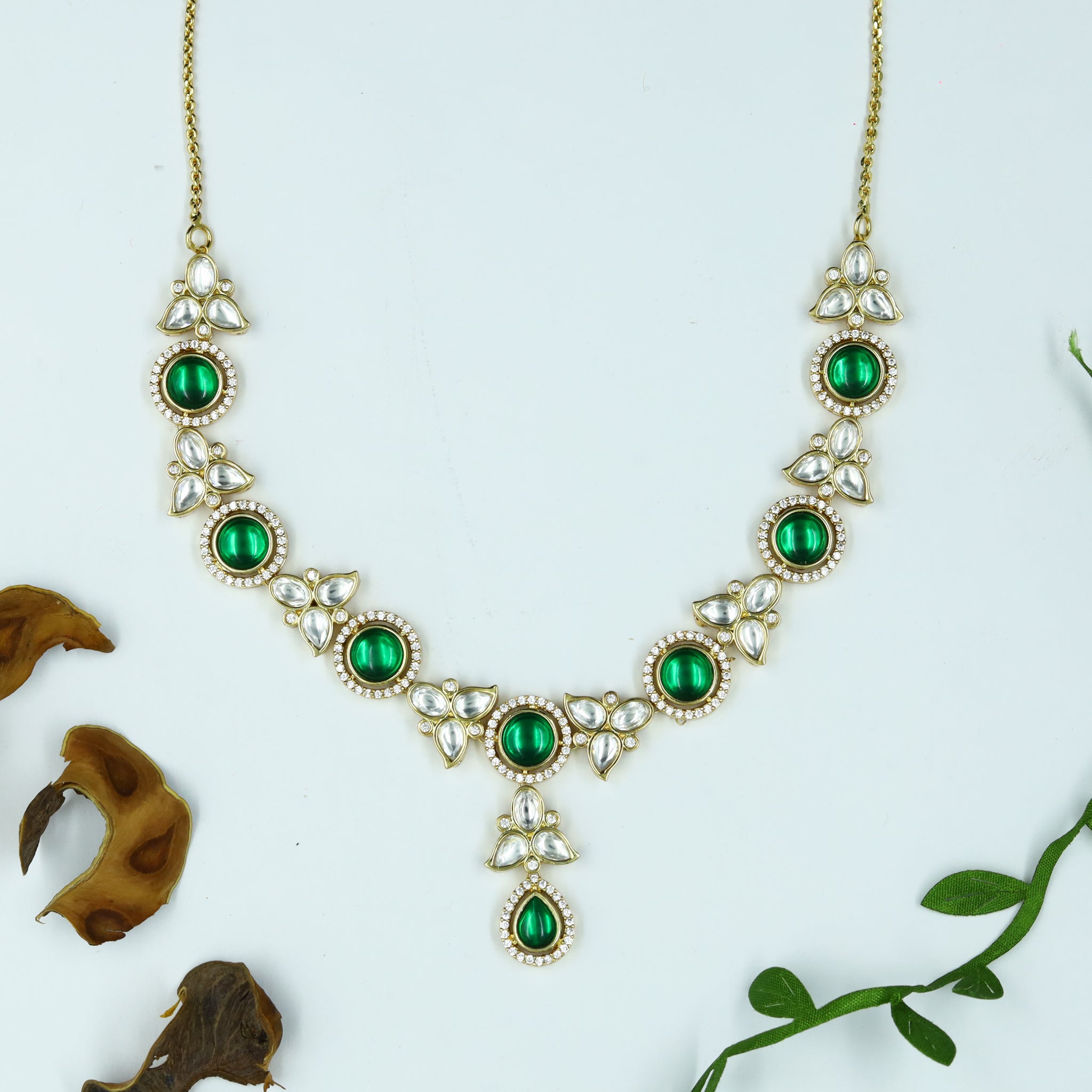 Round Neck Kundan Necklace Set 12175-28