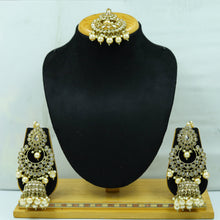 Chandbali Antique Earring Maang Tikka Set 6901-28