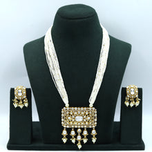 Designer Kundan Pendant Set 10621-68