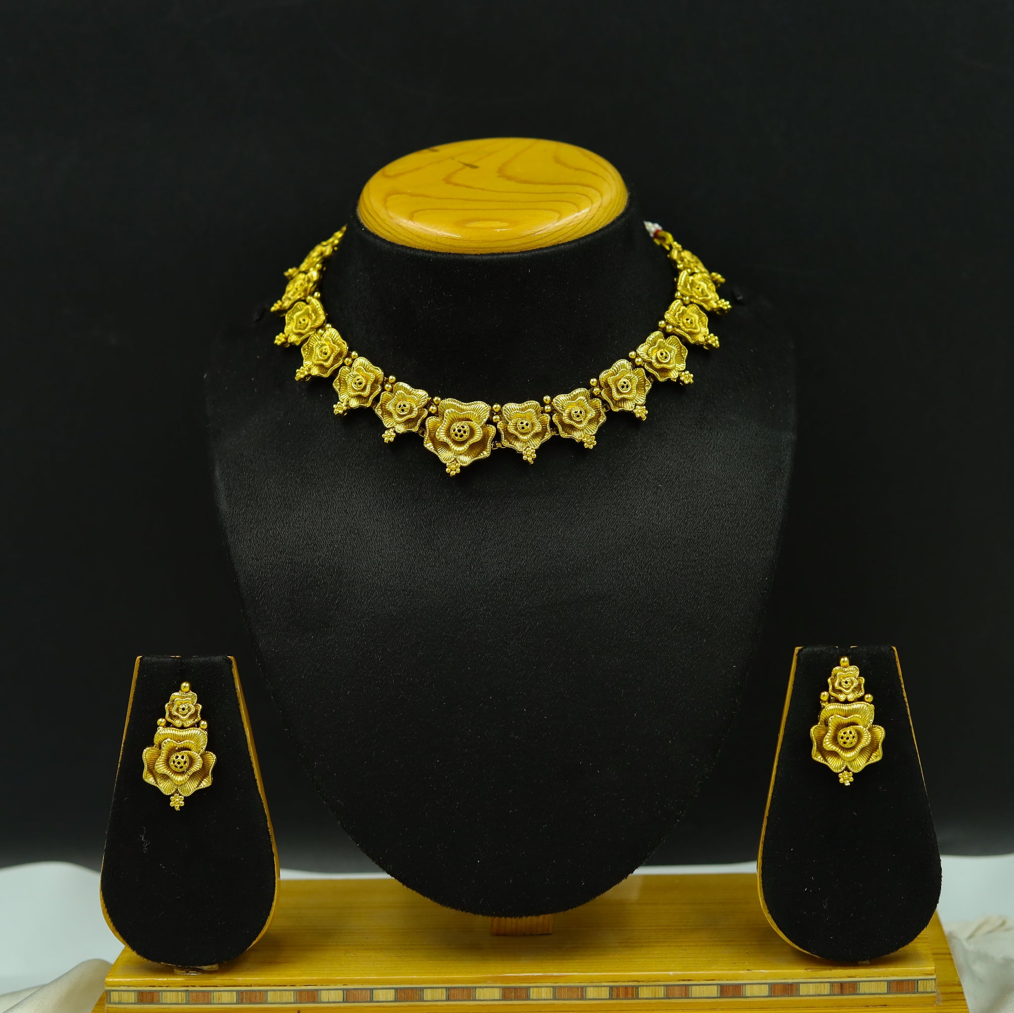 Round Neck Gold Look Necklace Set 7156-33