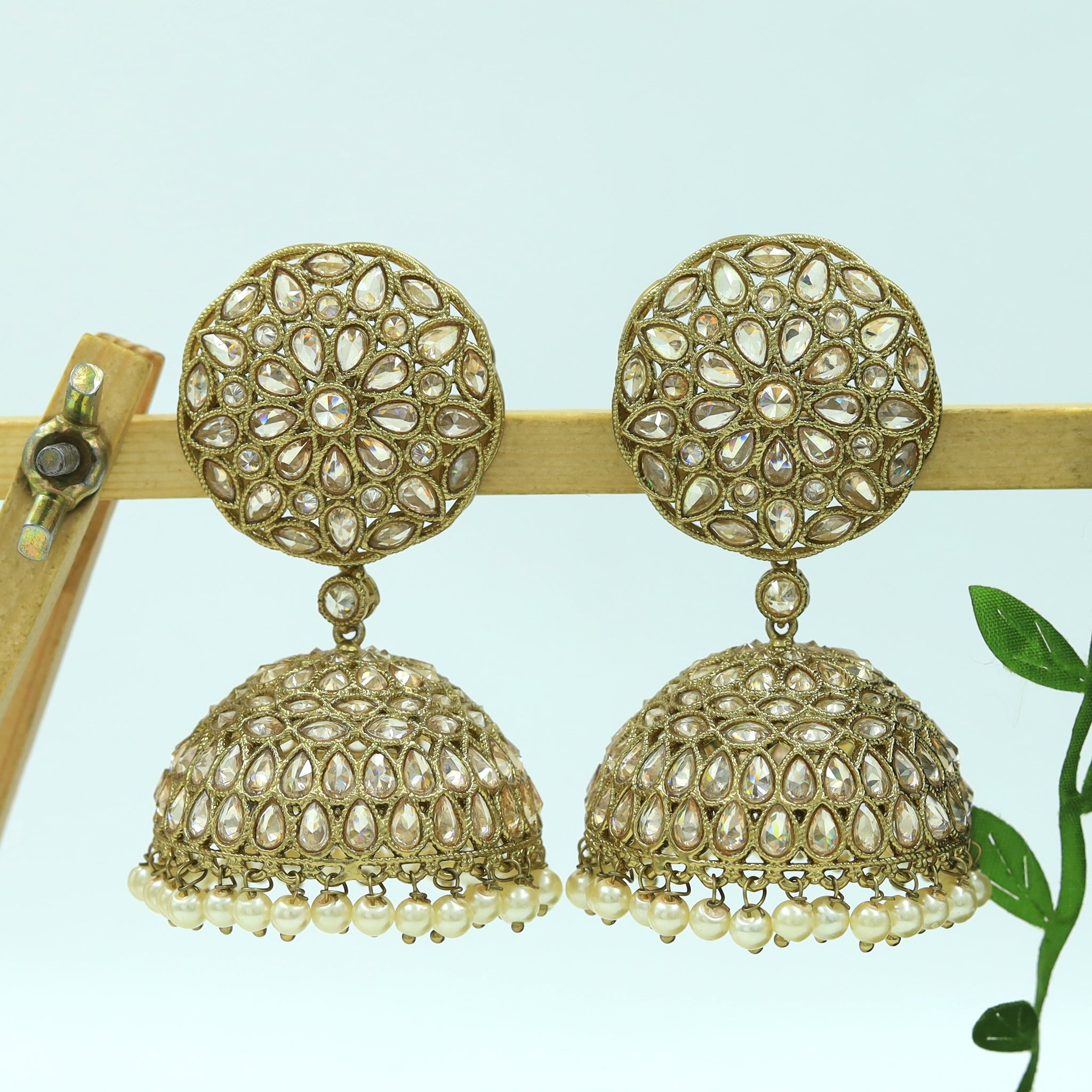 Antique Gold Look Earring 17953-5135