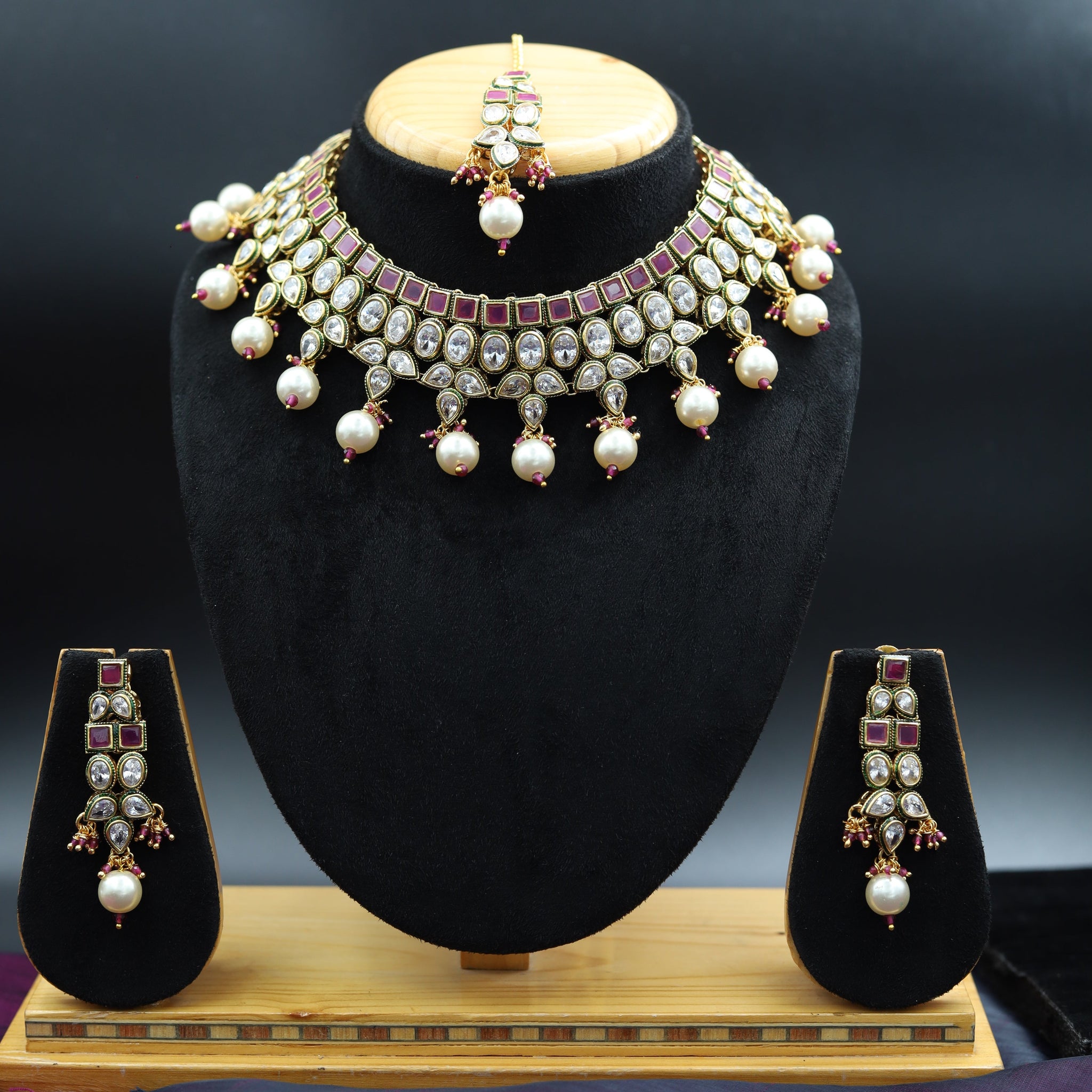 Round Neck Polki Necklace Set 4456-21