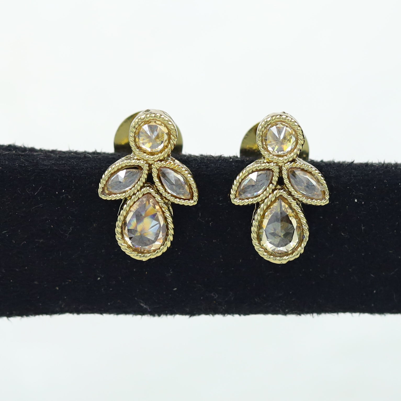 Tops/Studs Antique Earring 3953-28