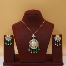 Medium Kundan Pendant Set 12935-31
