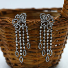 White Zircon/AD Earring 13752-0823