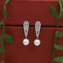 Light Earring Pearl Zircon/AD Earring 20143-08