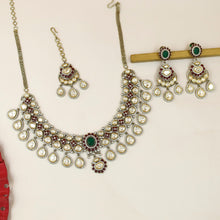 Round Neck Kundan Necklace Set 19910-68