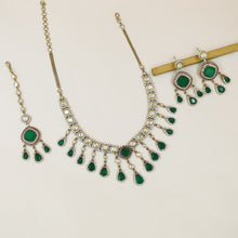 Round Neck Kundan Necklace Set 18216-68