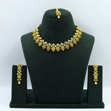 Gold Gold Look Necklace Set