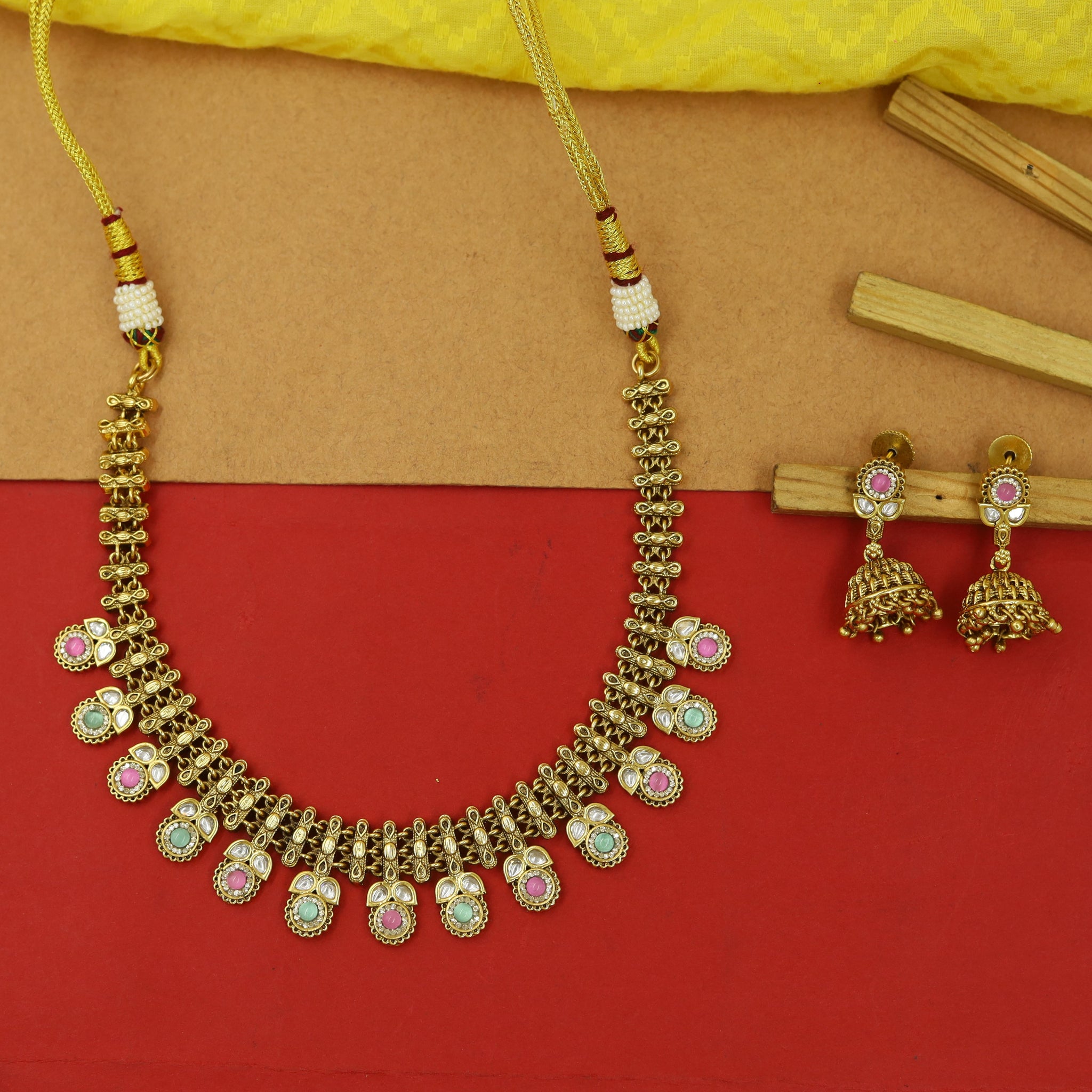 Round Neck Antique Gold Plated Necklace Set 16694-28
