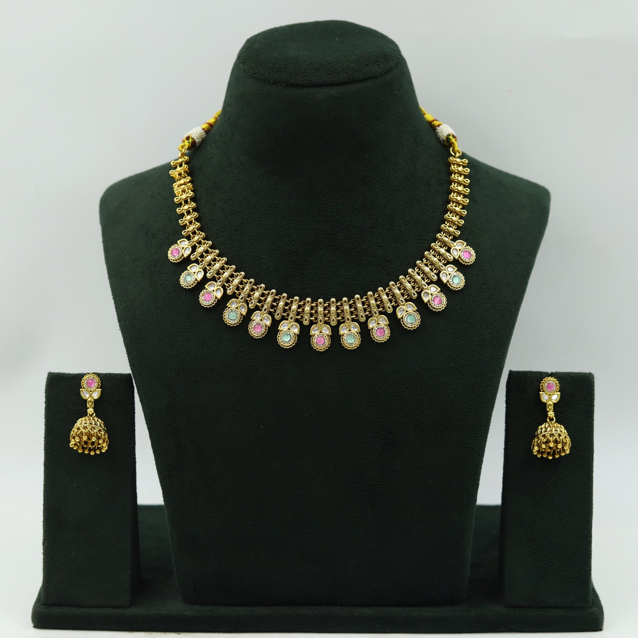 Round Neck Antique Gold Plated Necklace Set 16694-28