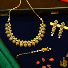 Gold Gold Look Necklace Set
