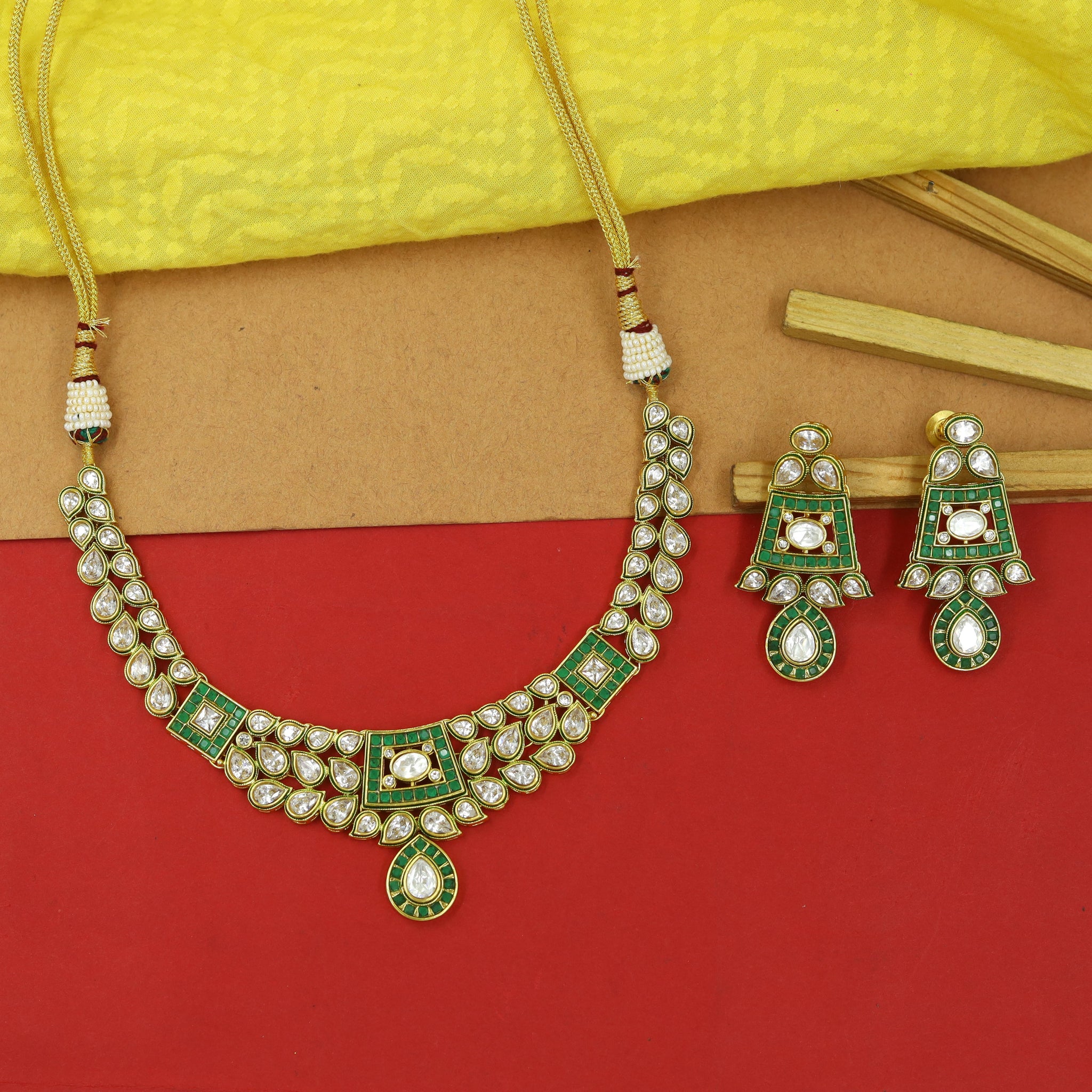 Round Neck Polki Necklace Set 13443-21