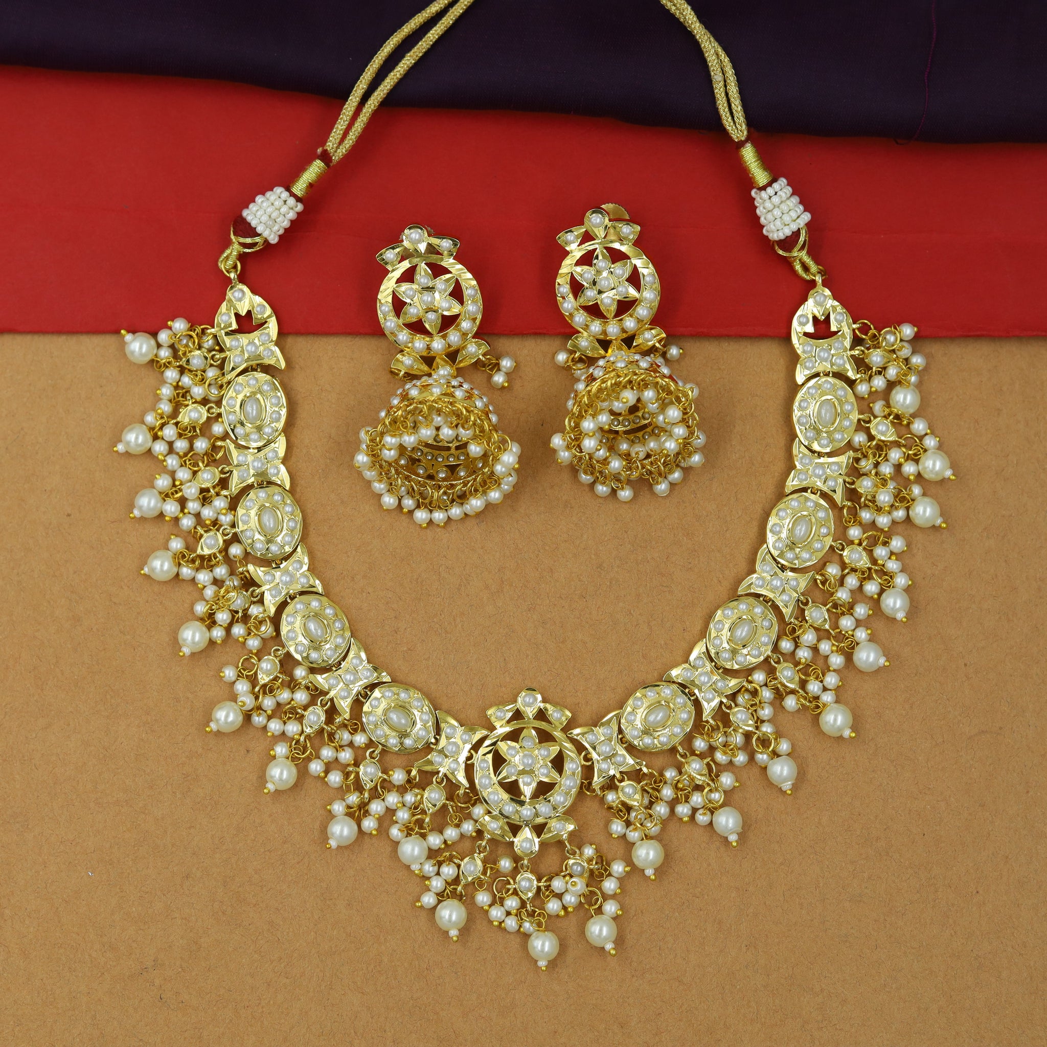 Round Neck Jadau Necklace Set 15979-65