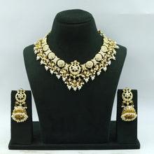 Round Neck Jadau Necklace Set 15979-65