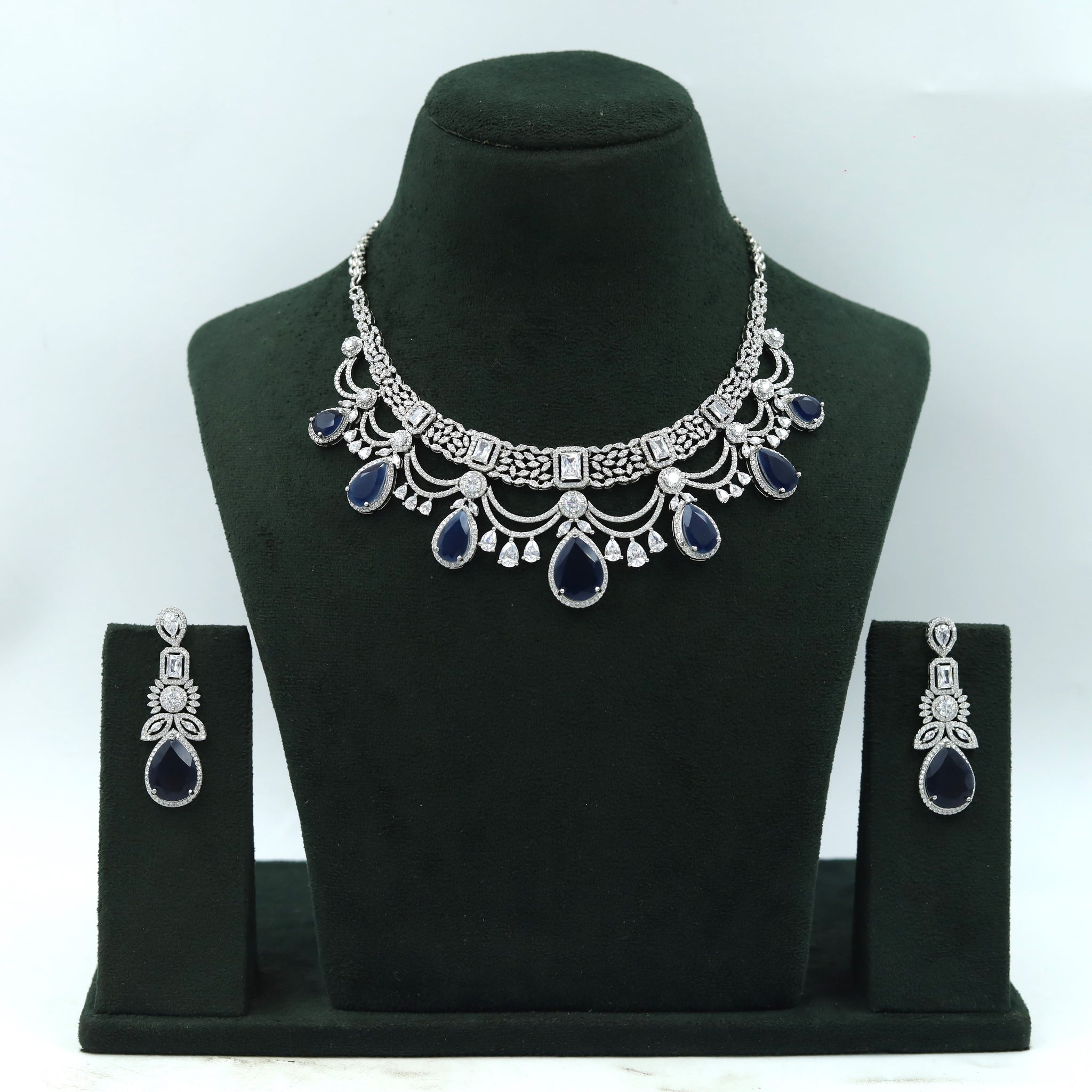 Round Neck Zircon/AD Necklace Set 5581-69