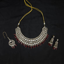 Round Neck Kundan Necklace Set 10128-4