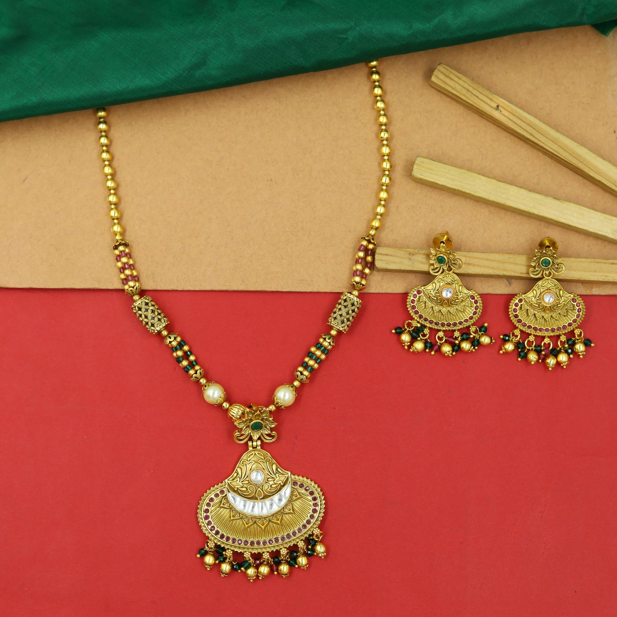 Antique Gold Plated Pendant Set 16621-06