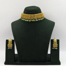 Green Gold Look Necklace Set 15424-2571