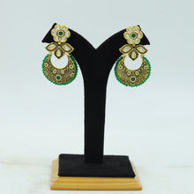 Green Gold Look Earring 15581