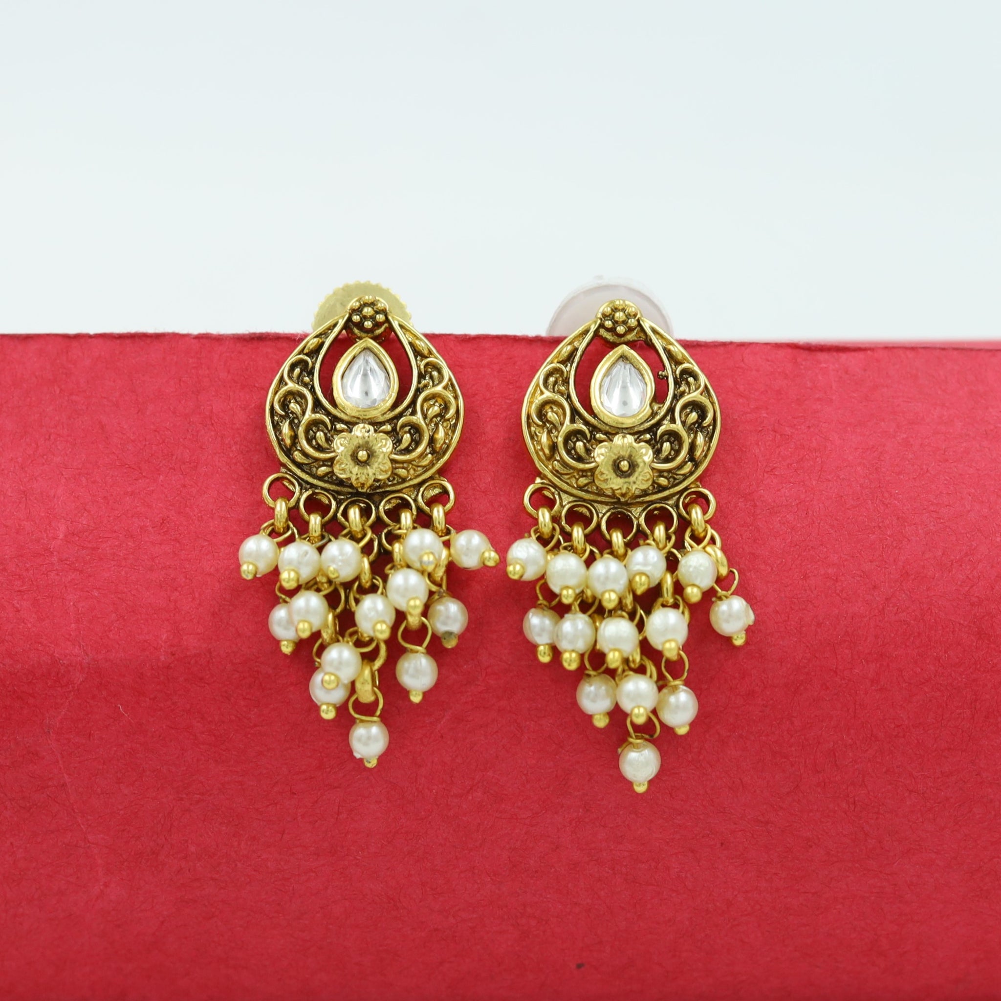 Light Kundan Earring 16782-28