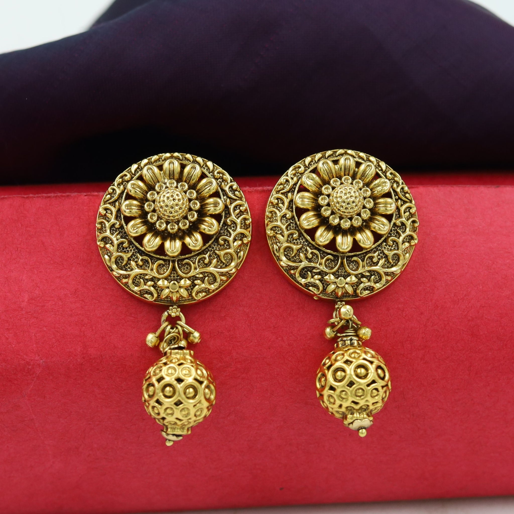 Light Kundan Earring 16780-28