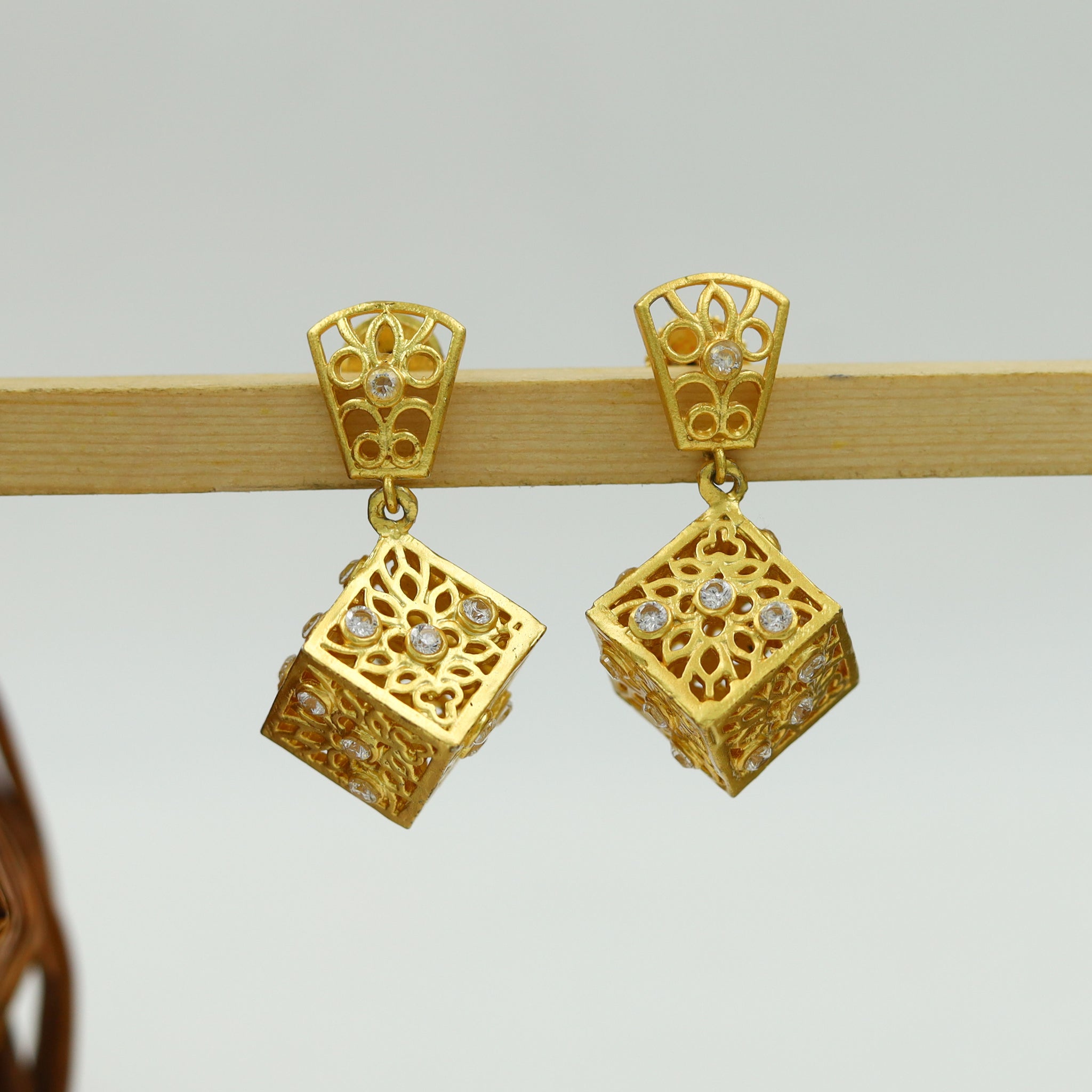 Light Fashion Earring 13648-100