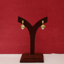 White Kundan Pendant Set 13700-0771