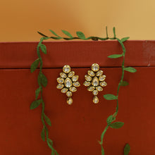 Round Neck Kundan Necklace Set 10171-28
